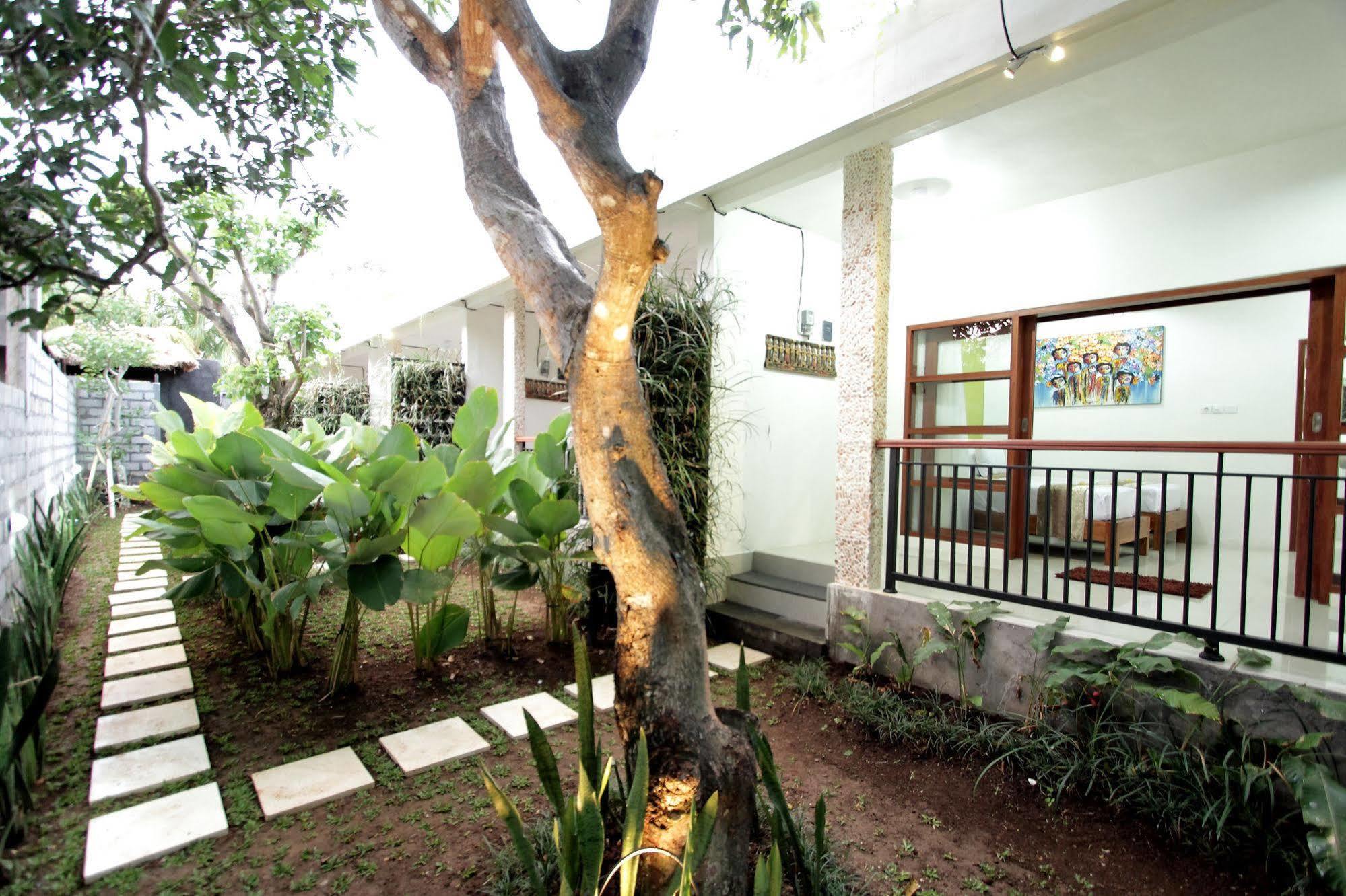Maha Residence Guest House Jimbaran Esterno foto