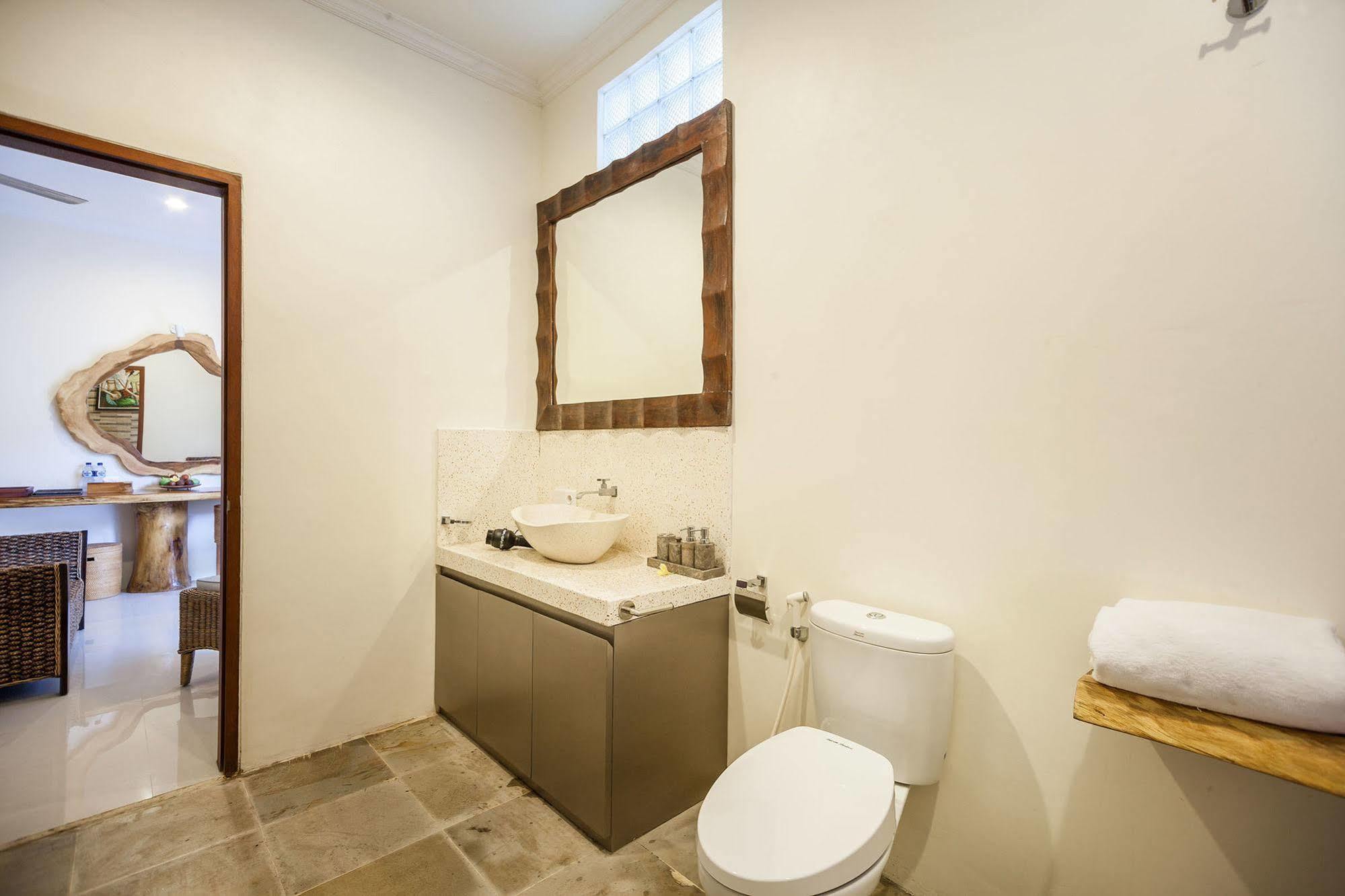 Maha Residence Guest House Jimbaran Esterno foto