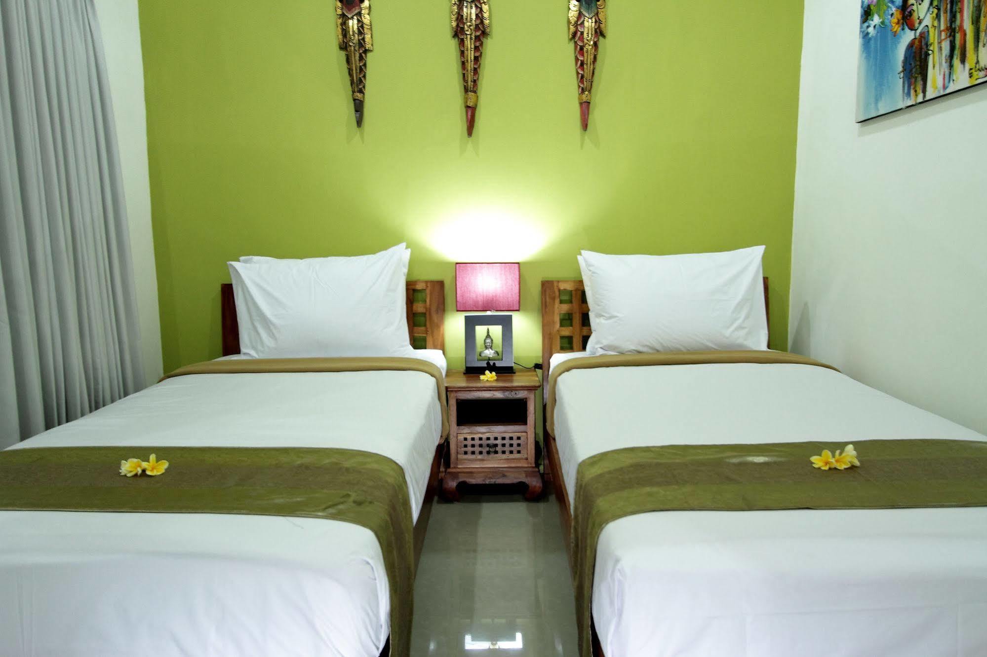 Maha Residence Guest House Jimbaran Esterno foto